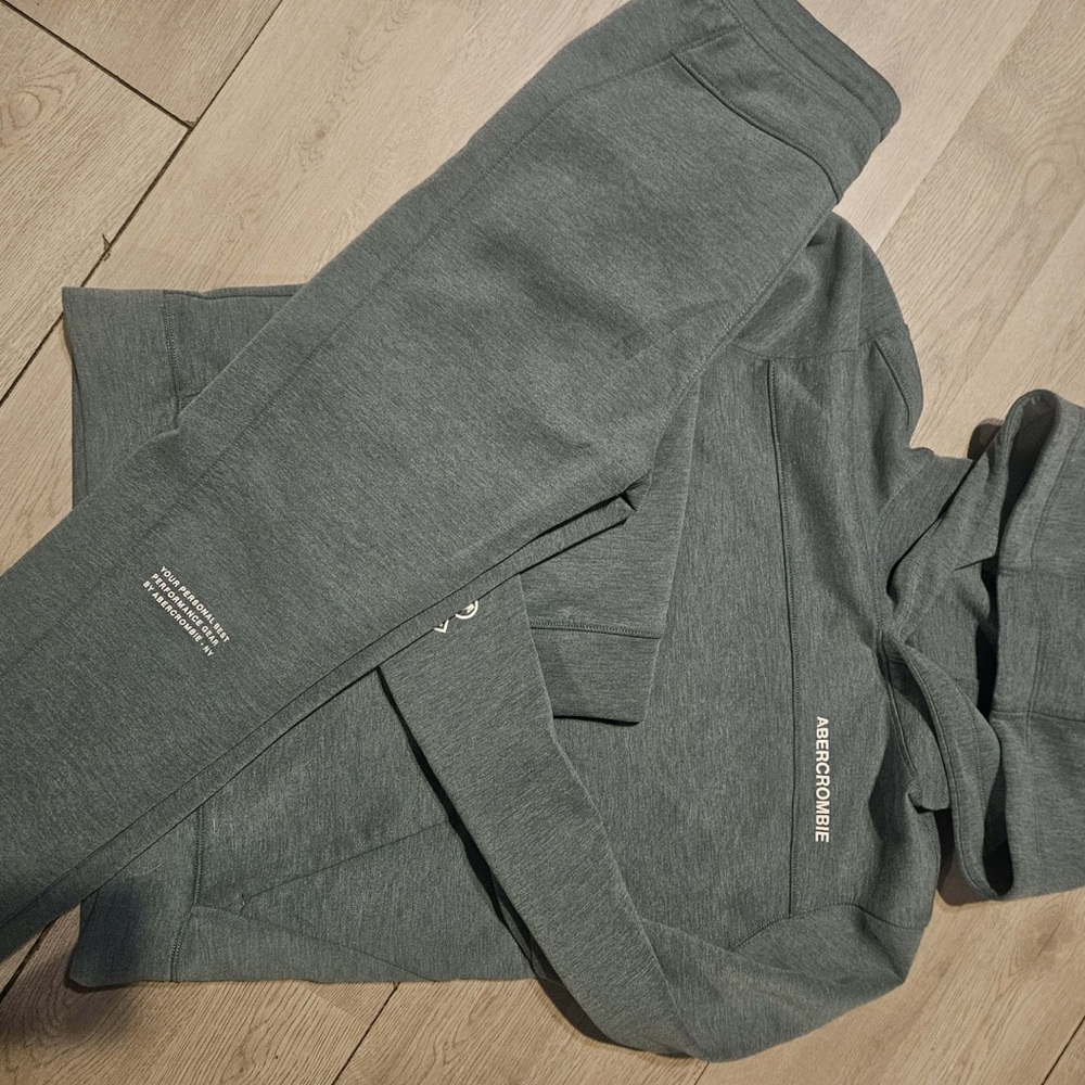Abercrombie & Fitch Men's Charcoal Joggers